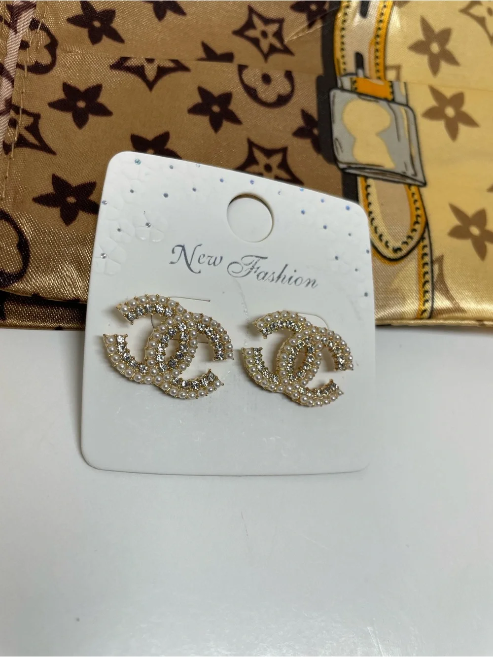 Fashion Gold Crystal Interlocking Stud Earrings NWT
